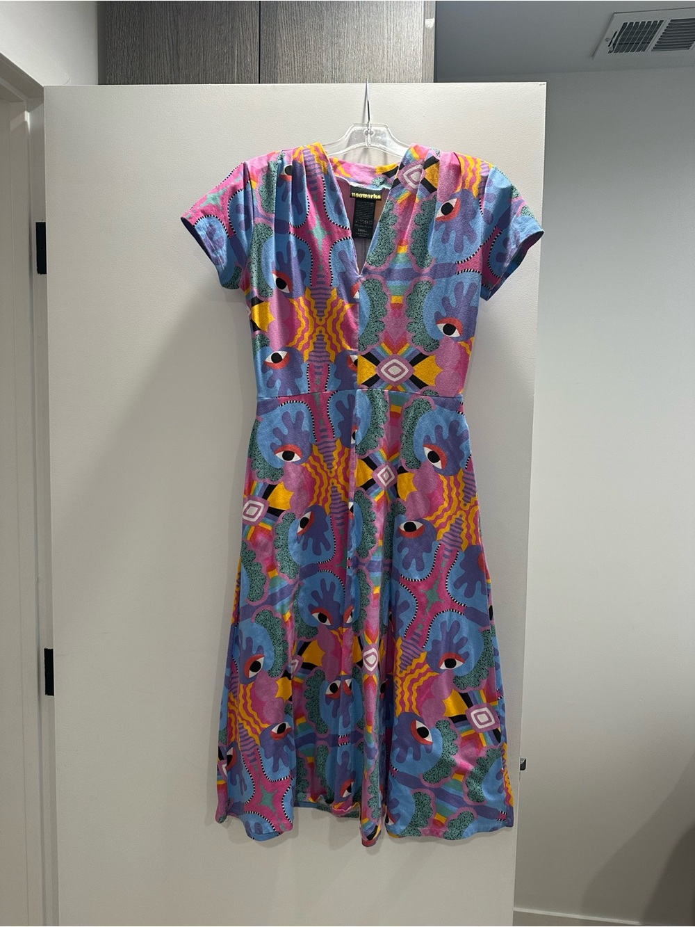NOOWORKS GRETA CRY BABY PATTERN Multicolor Printed V-Neck Midi Dress